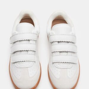 Stylish & Comfortable Women's Fashion Sneakers  Lightweight 3029